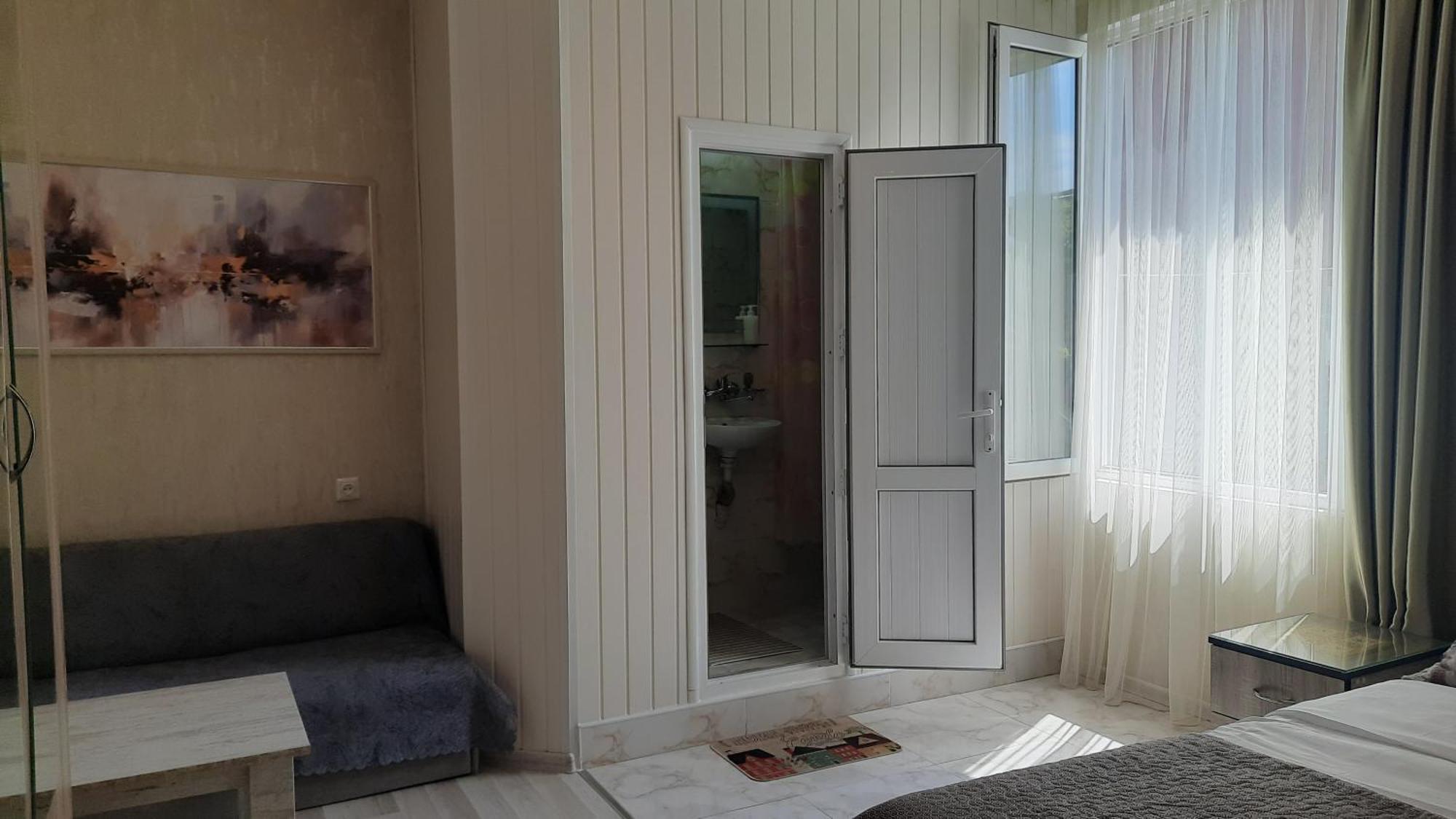 Guesthouse Next To Beach Batumi Exterior foto